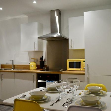 Qh31 - City Centre Location With 2 Double Bedrooms Sleeping Up To 4 People - Spacious Work Or Leisure Apartment Sheffield Extérieur photo